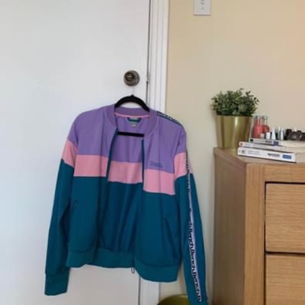 NWOT bench